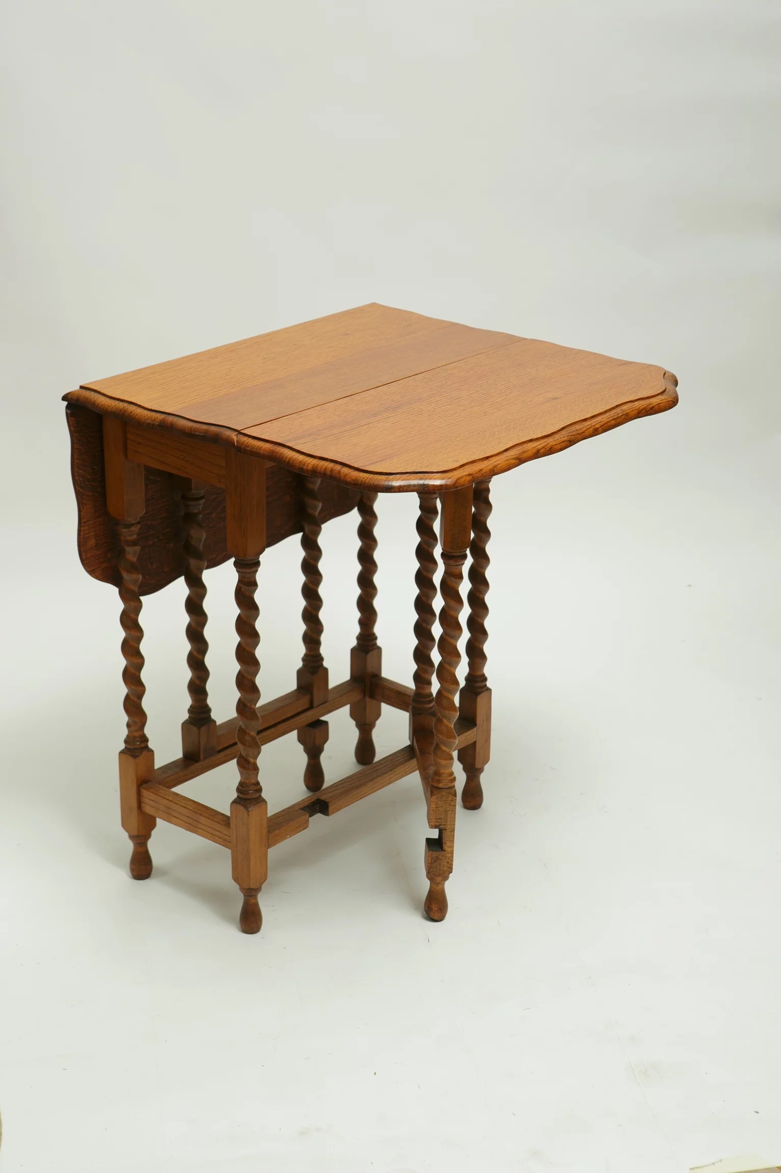 1930s oak barley twist side table
