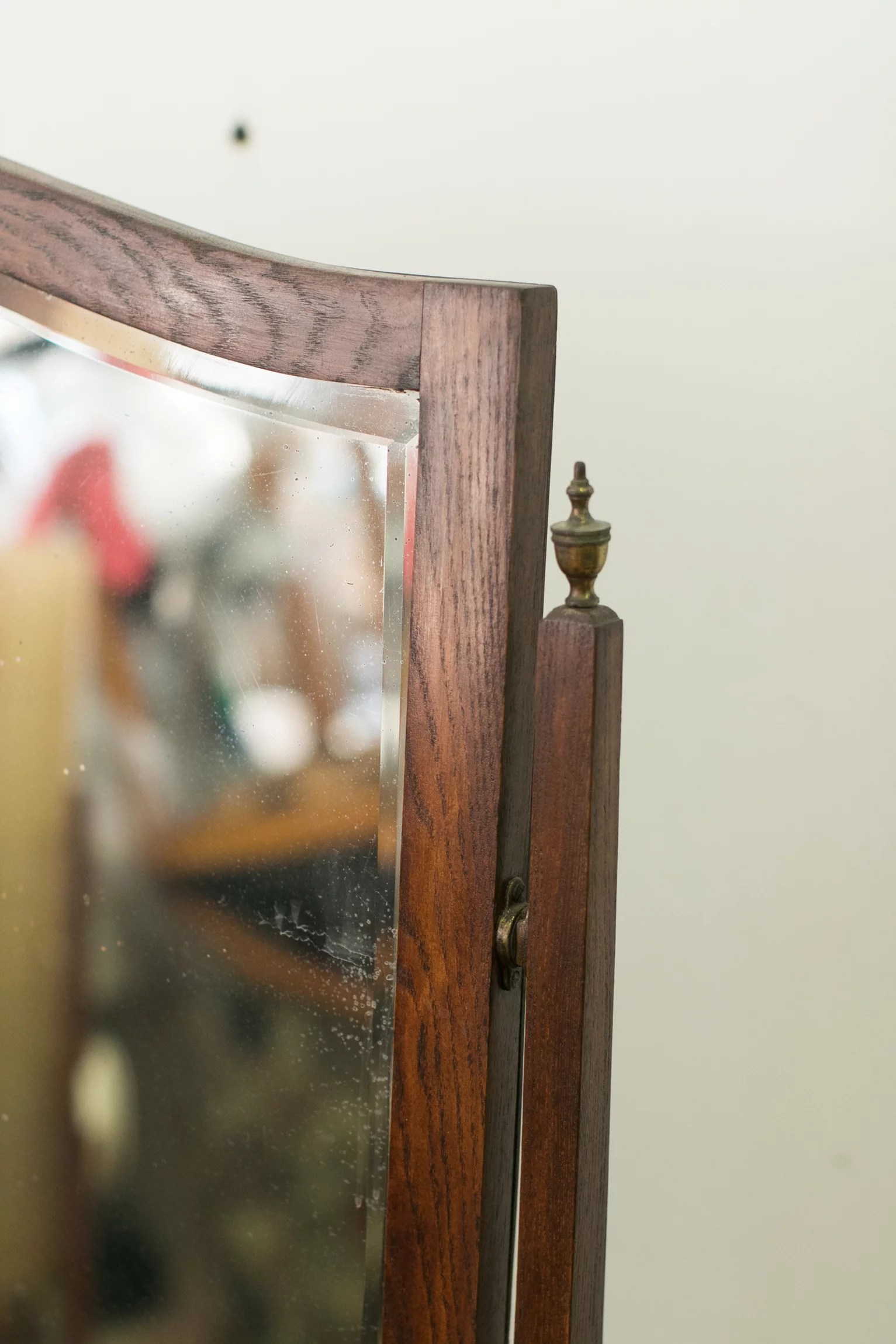1930s solid oak dressing table – chest of drawers