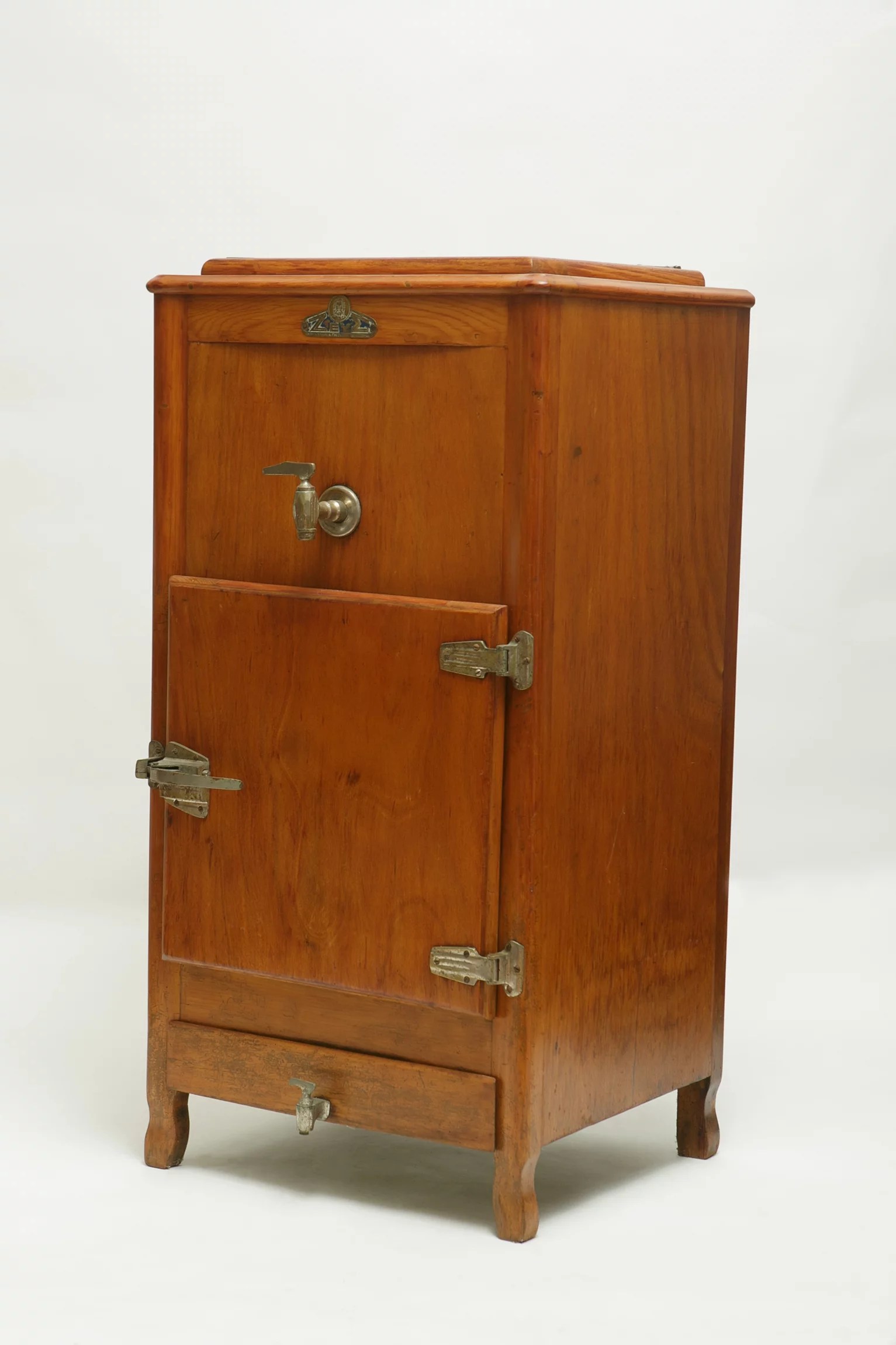 1940s-’50s ice box