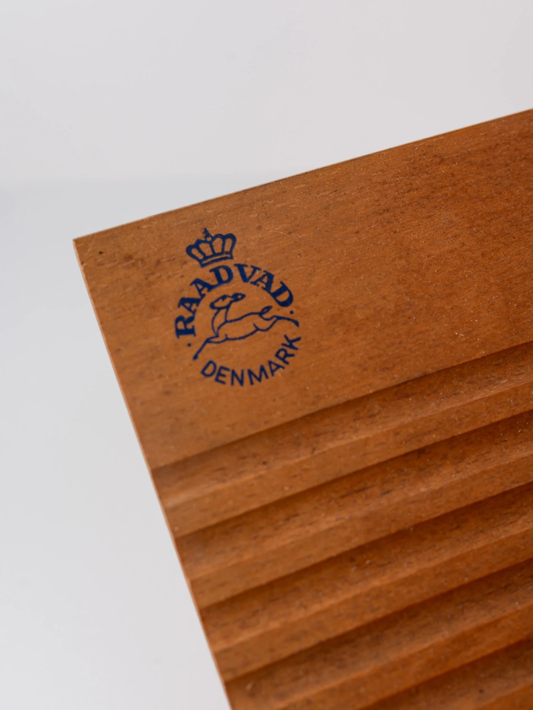 Mid-century modern ‘Raadvad’ bread slicer by Ove Larsen