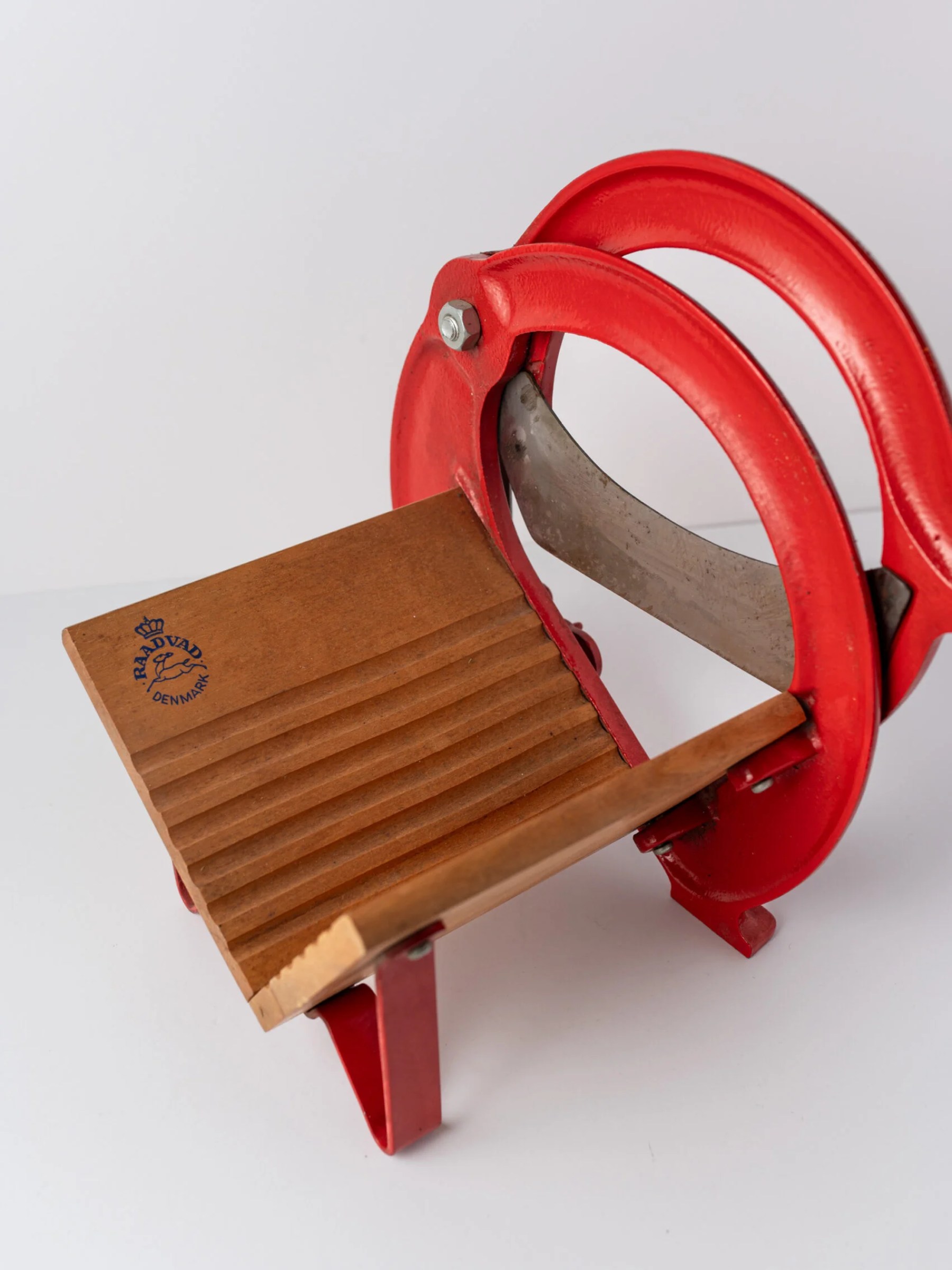 Mid-century modern ‘Raadvad’ bread slicer by Ove Larsen
