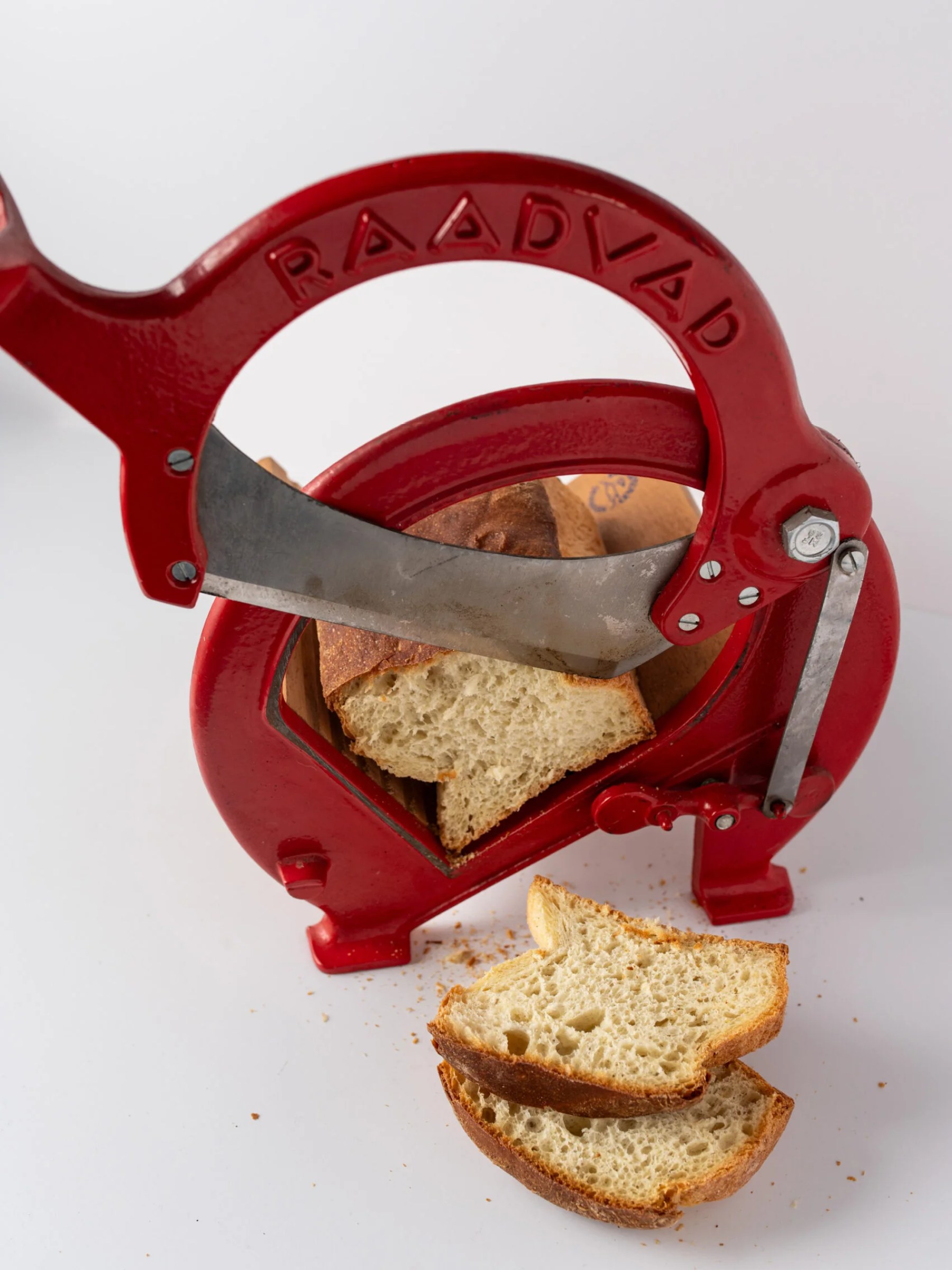 Mid-century modern ‘Raadvad’ bread slicer by Ove Larsen