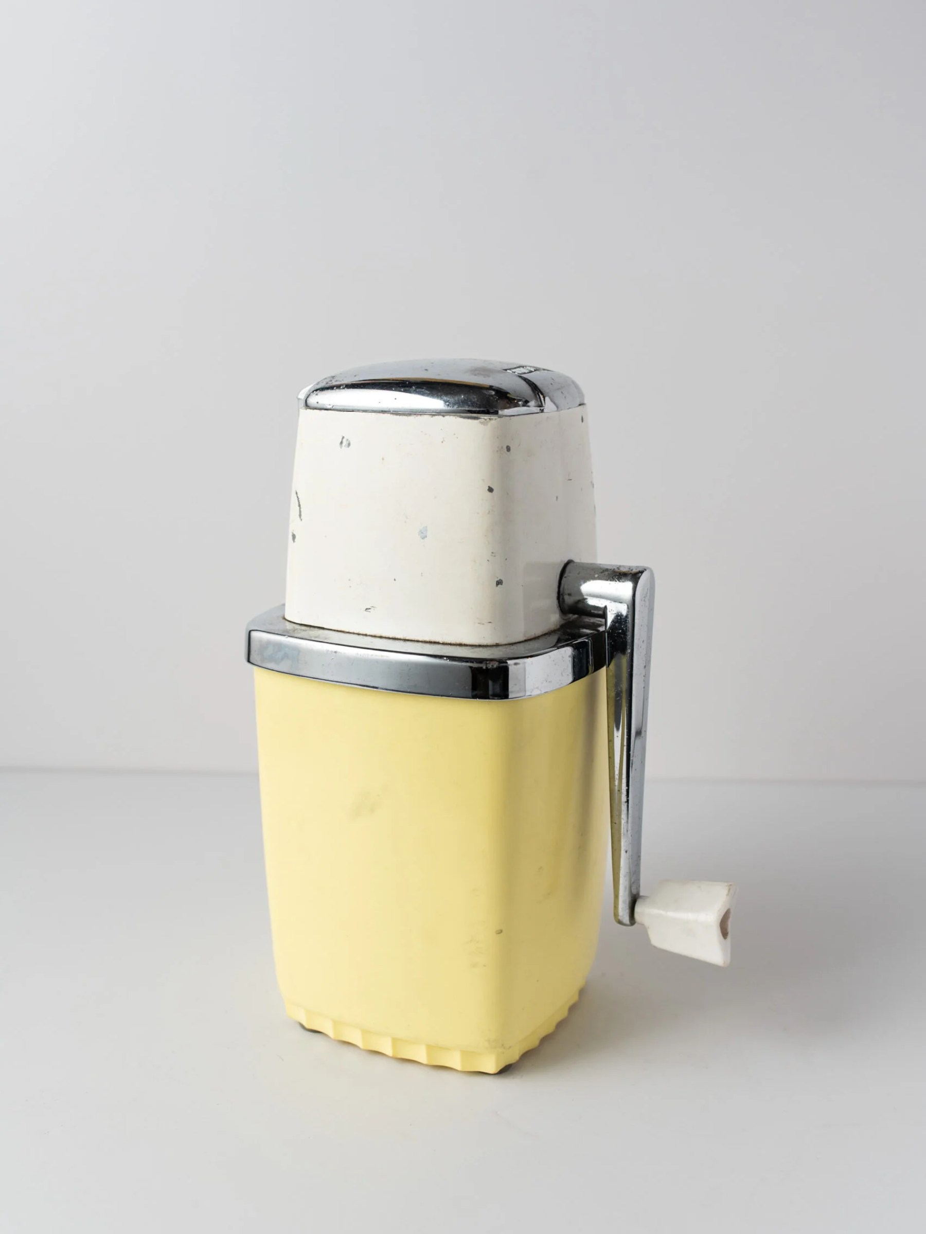 1950s yellow/white ‘Ice-O-Mat’ ice crusher