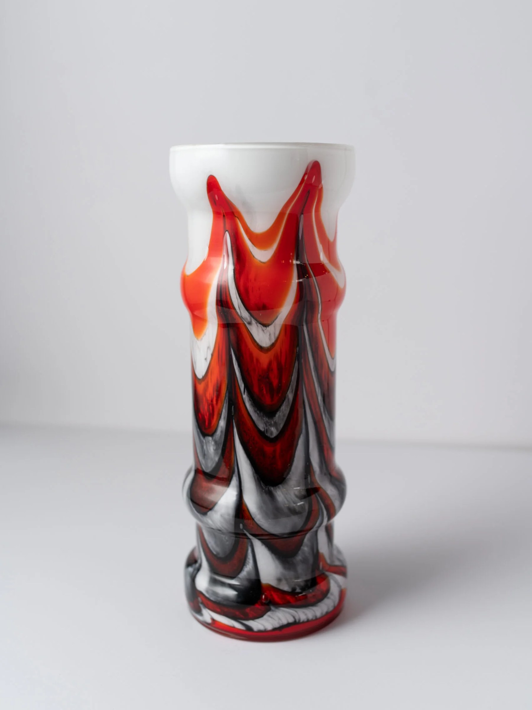 1960s Carlo Moretti hand blown art vase