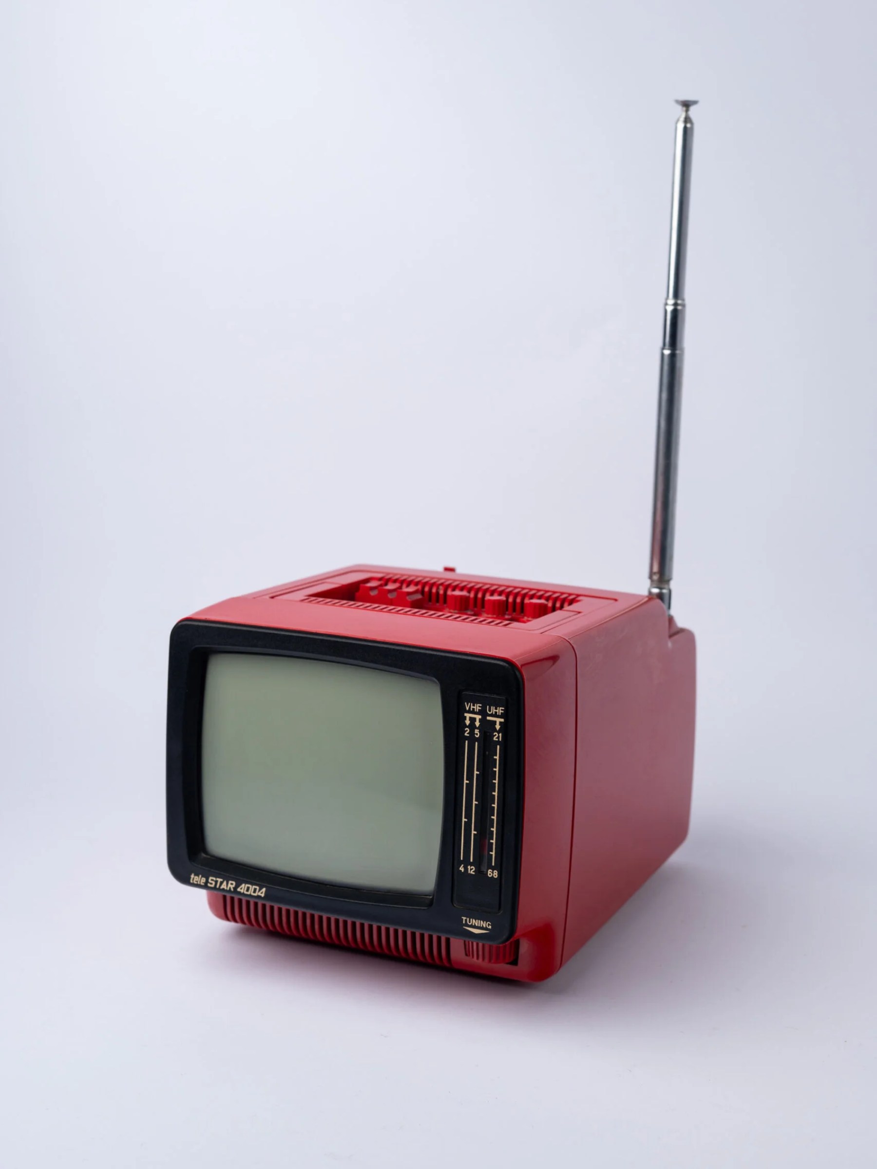 1987 ‘Tele Star 4004’ red portable tv