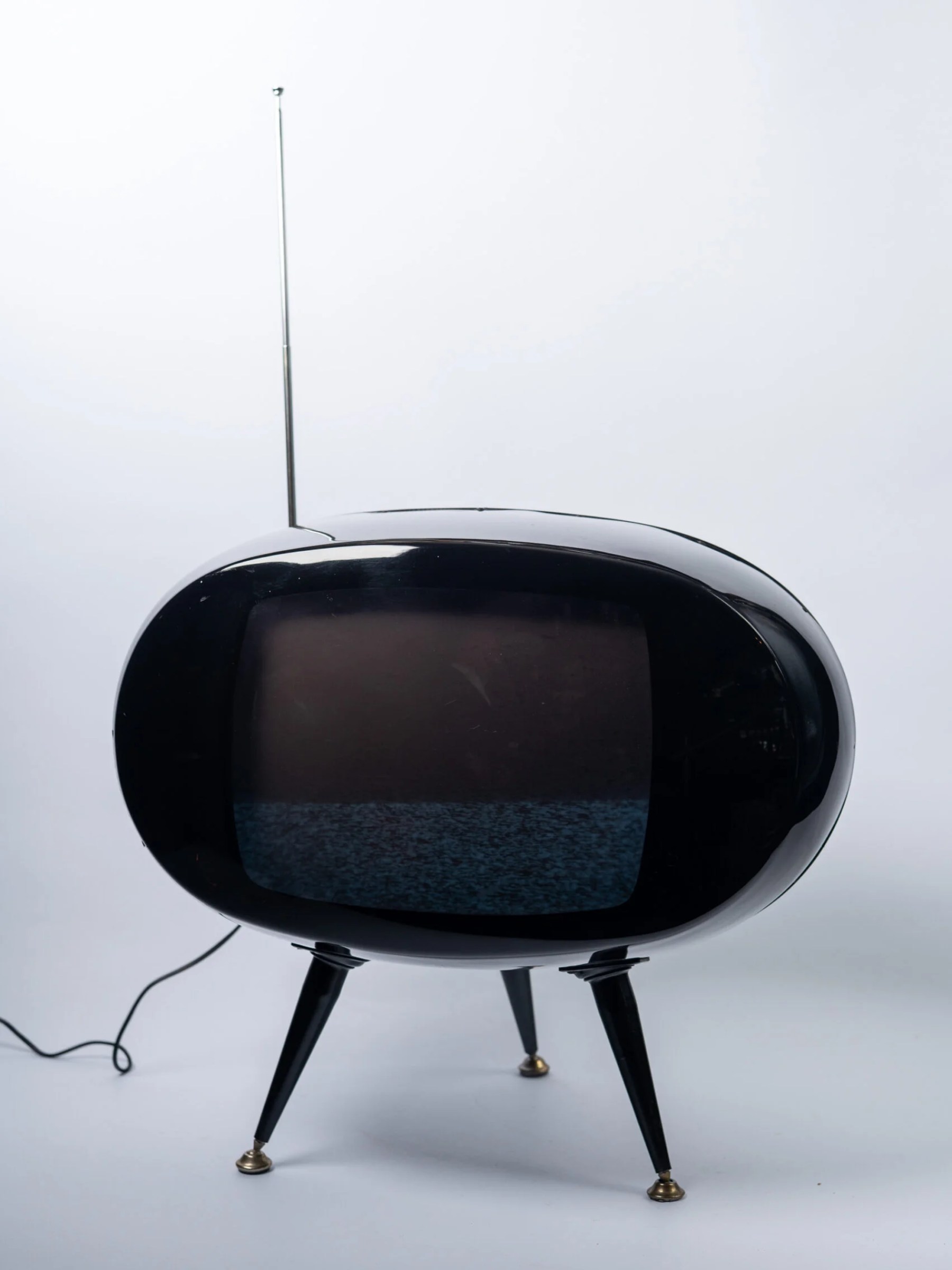 1970s space age MCM ‘Uranya’ tv