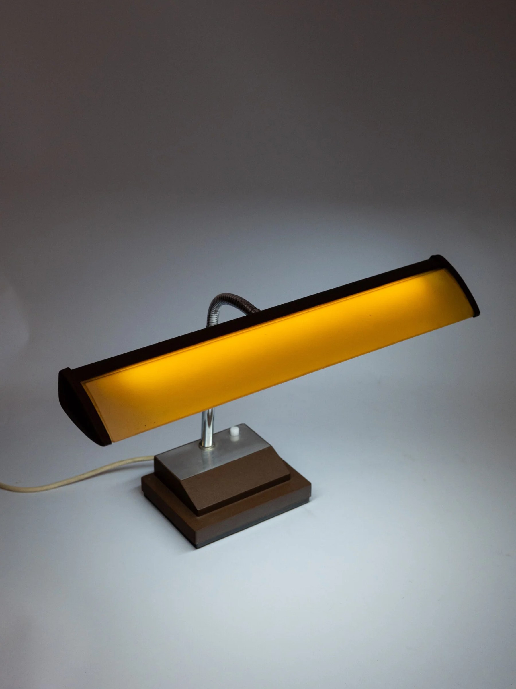 1960s space age MCM gooseneck desk-banker’s lamp