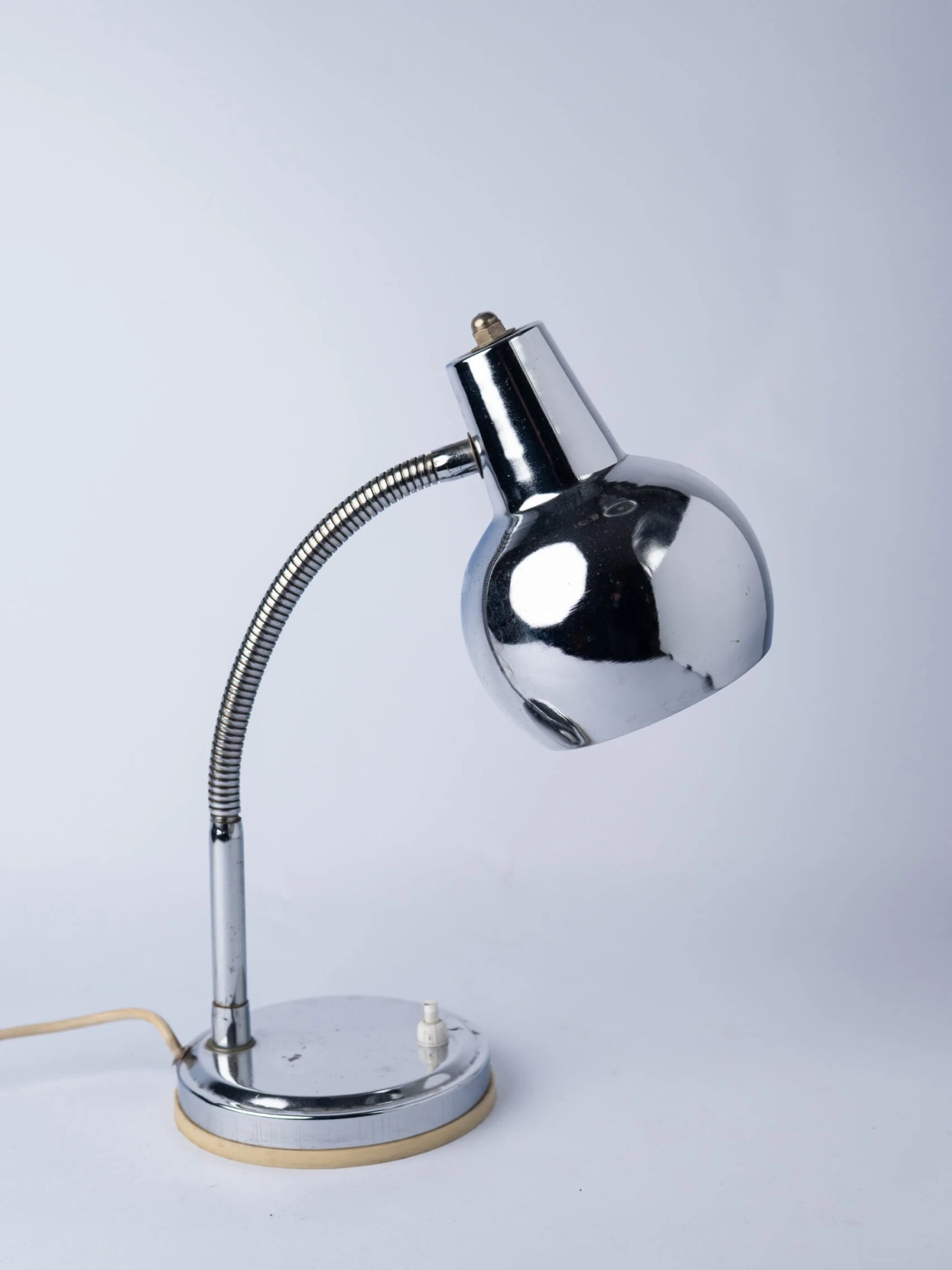 1970s space age Mid-Century Modern gooseneck chrome desk lamp