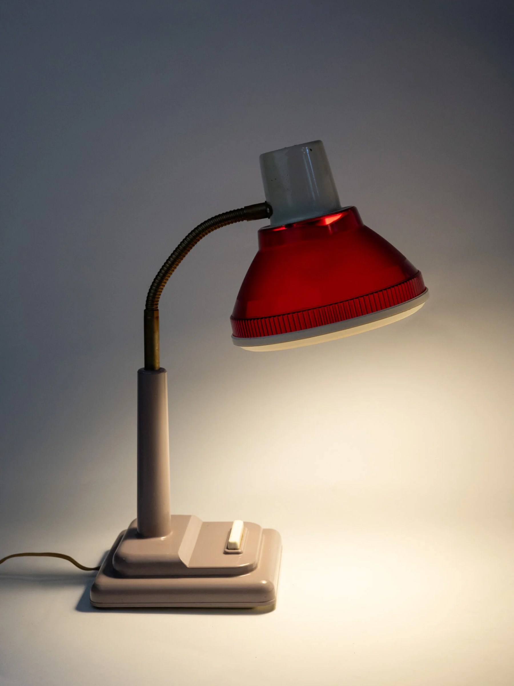 1960s Mid-Century Modern gooseneck desk lamp