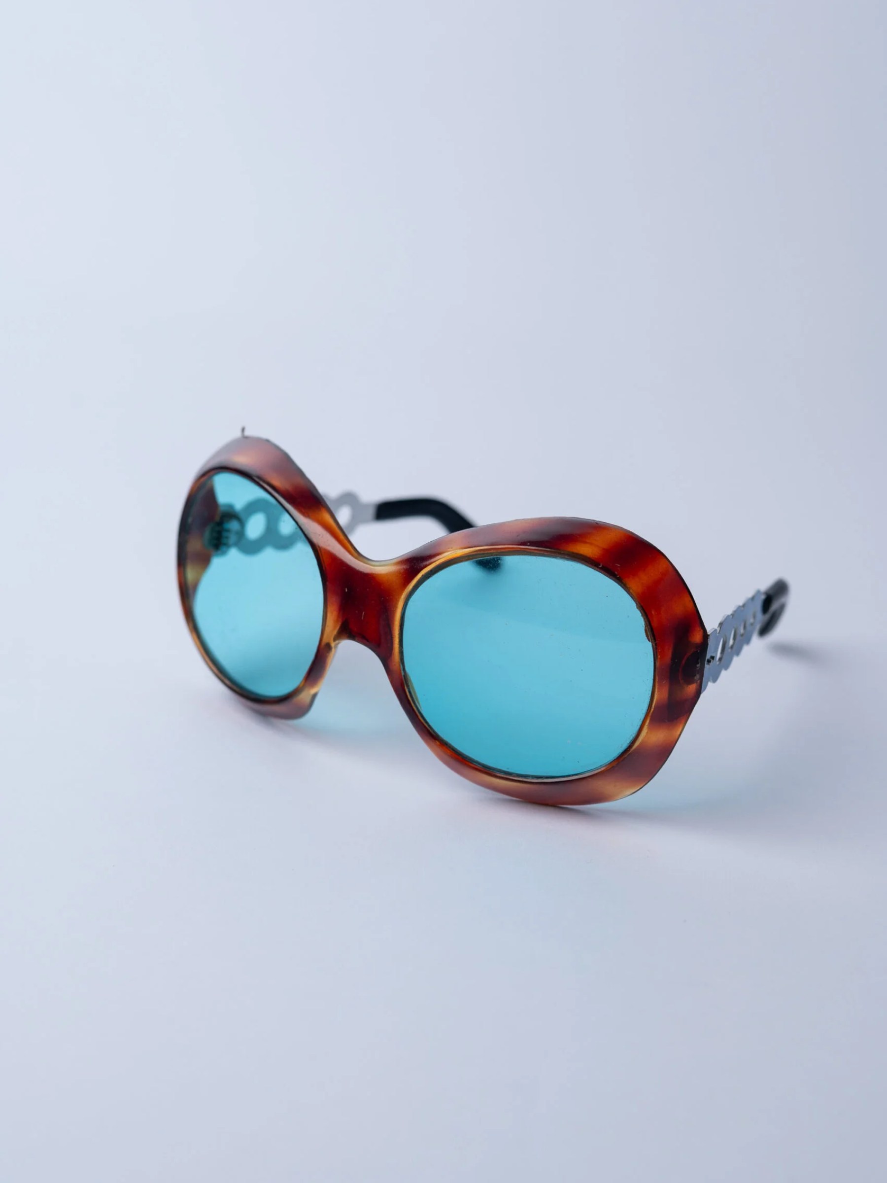 1970s women’s sunglasses