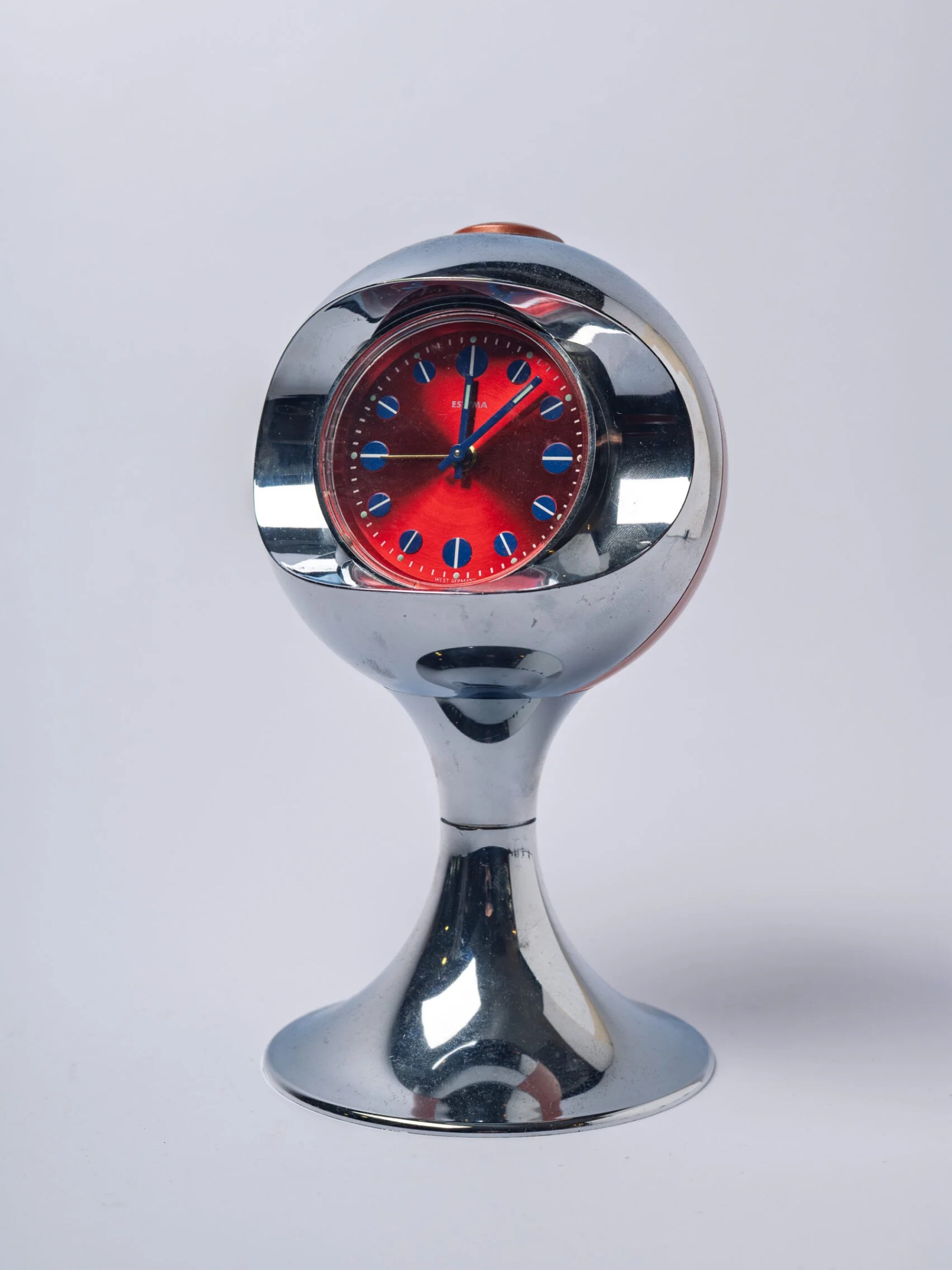 1970s space age ‘Estyma’ table clock