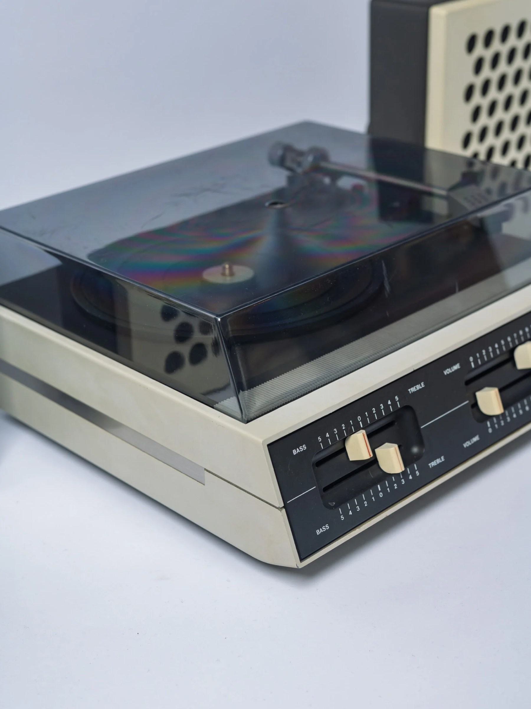 1970s space age ‘LESA’ turntable