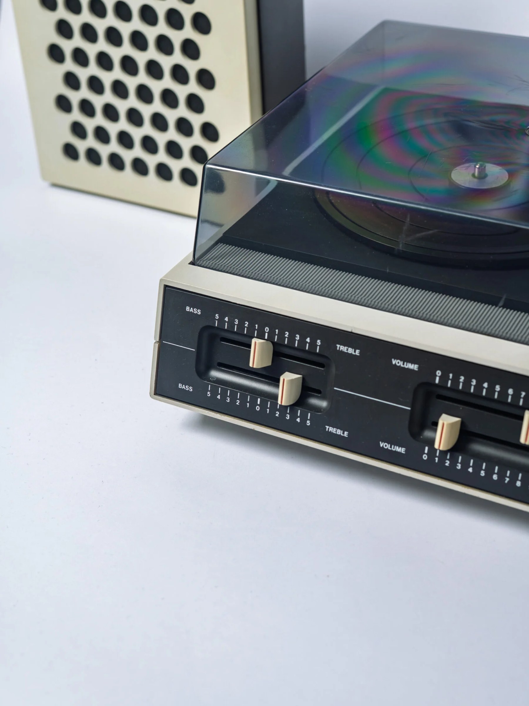 1970s space age ‘LESA’ turntable