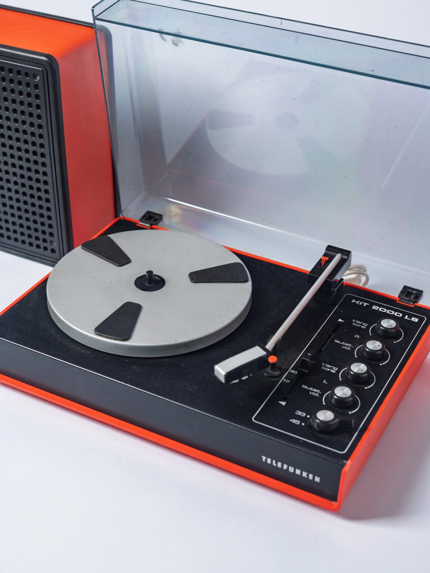 1974 space age ‘TELEFUNKEN HIT 2000 LS’ red turntable