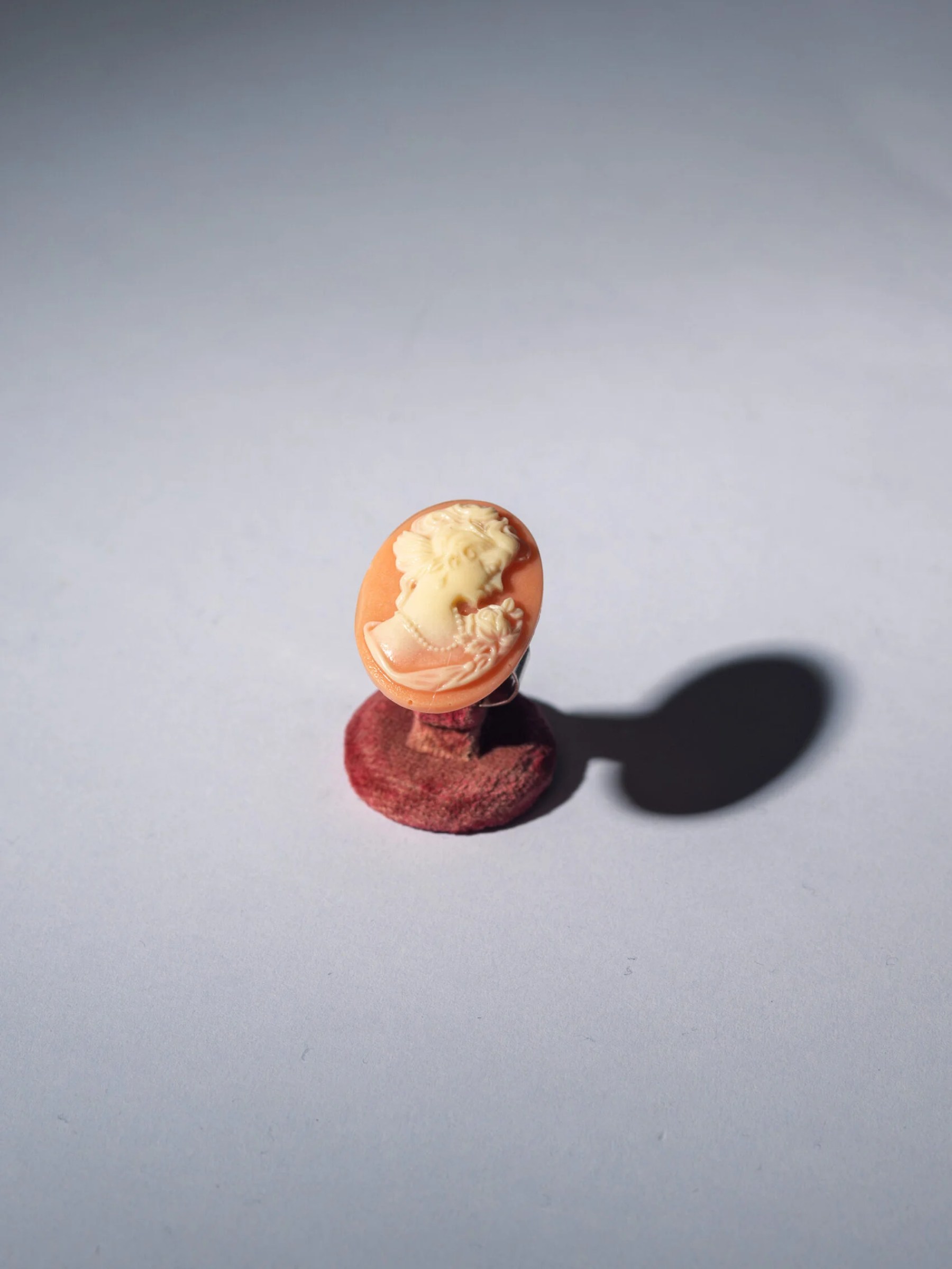 1960s Mid-Century Modern pink resin cameo adjustable ring