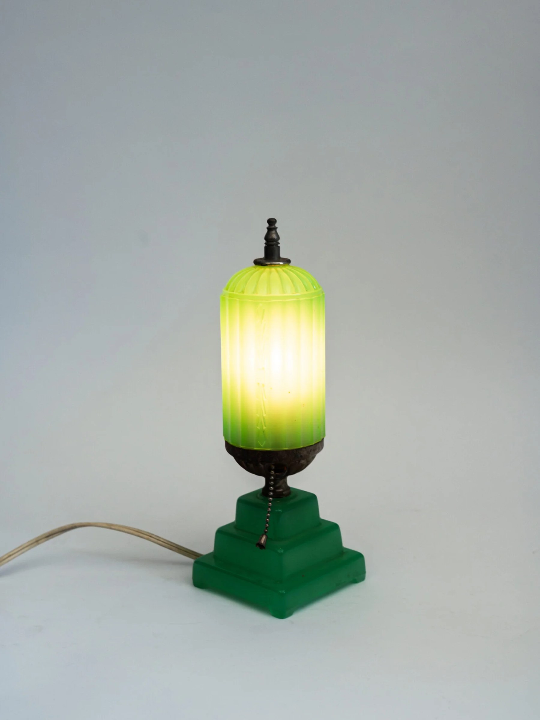 1930s Art Deco ‘Houzex Glass Co.’  skyscraper design jadeite glass boudoir lamp