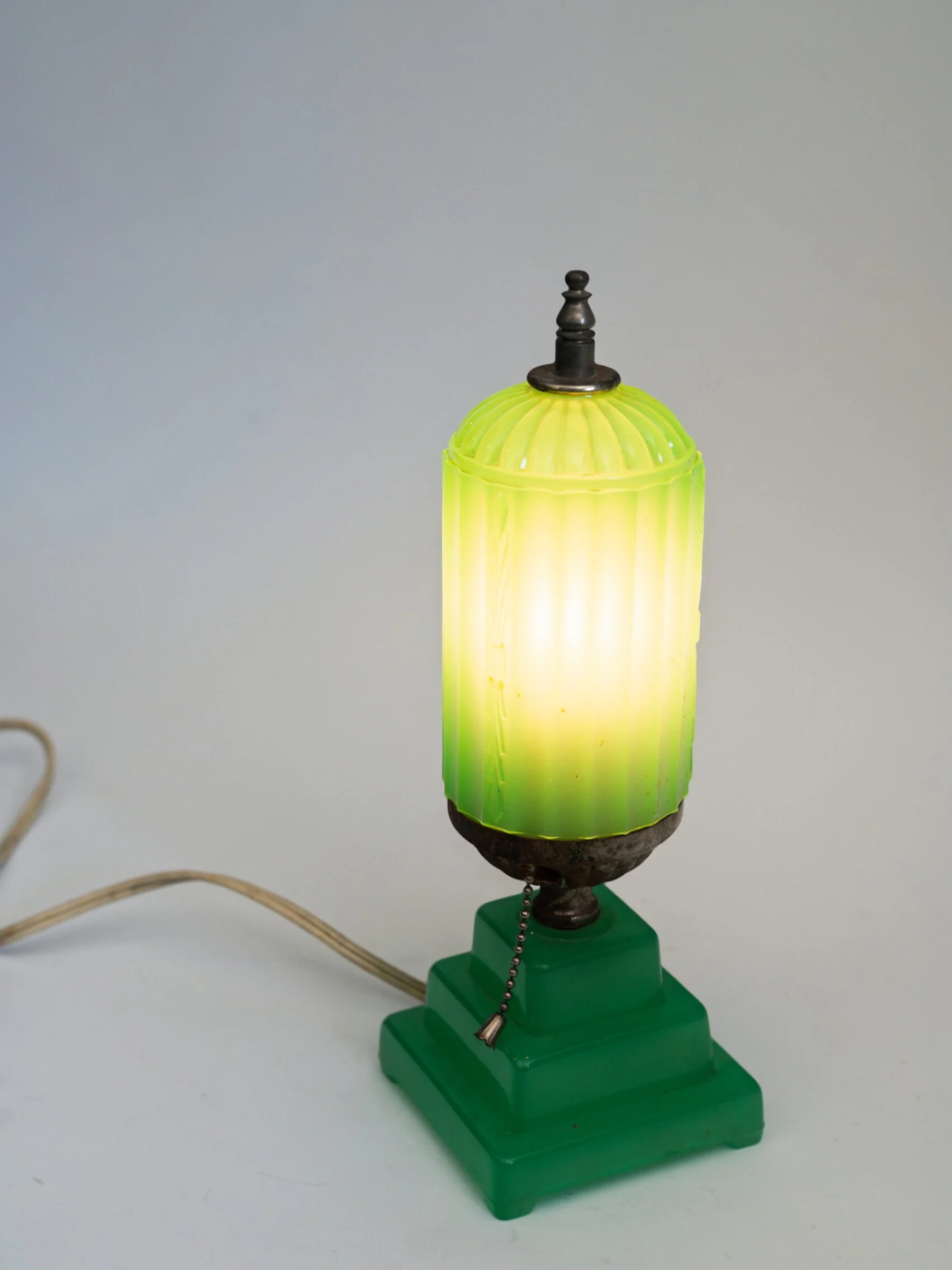 1930s Art Deco ‘Houzex Glass Co.’  skyscraper design jadeite glass boudoir lamp
