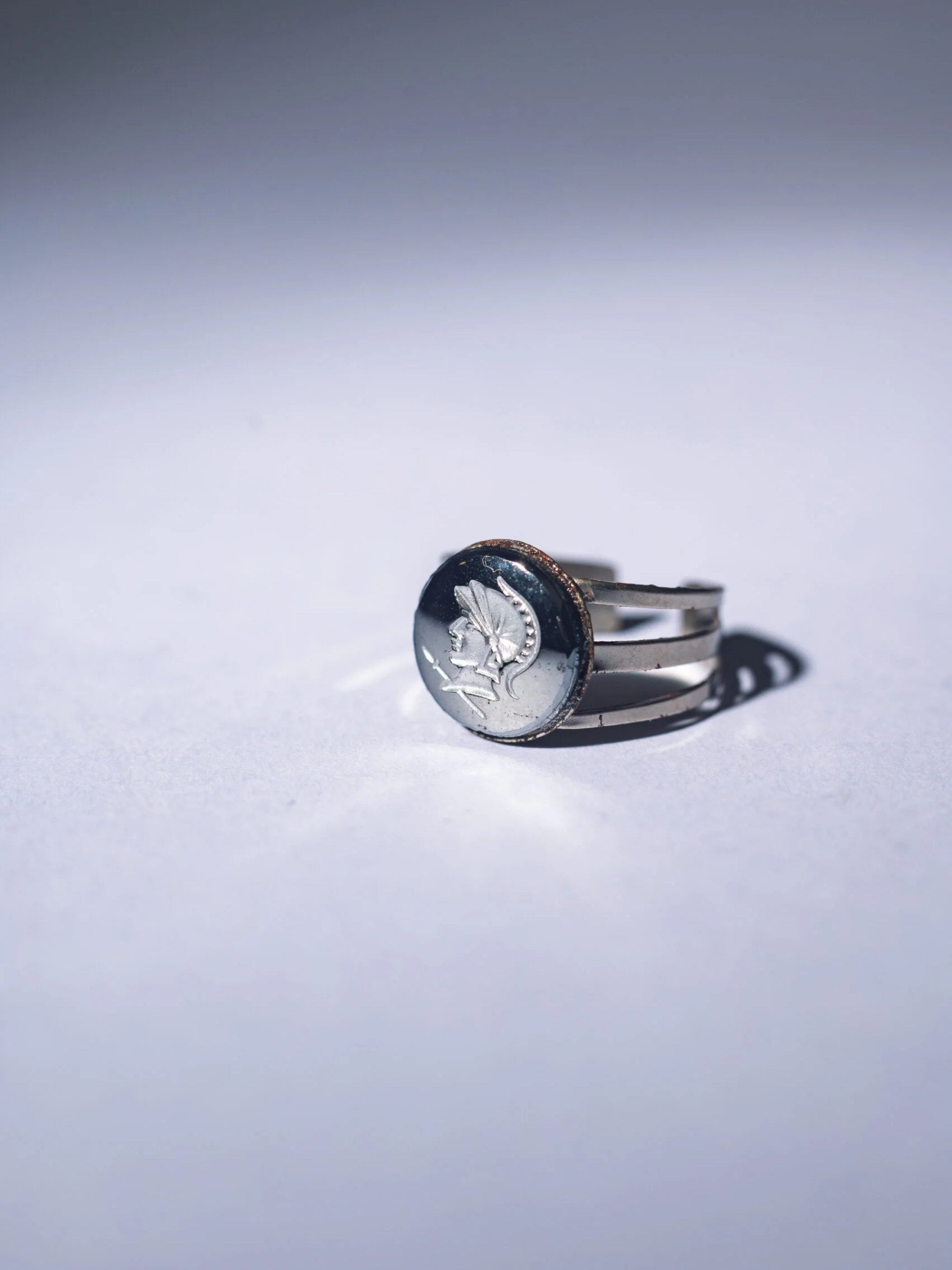 1960s MCM round hematite ‘Roman Centurion’ intaglio adjustable ring