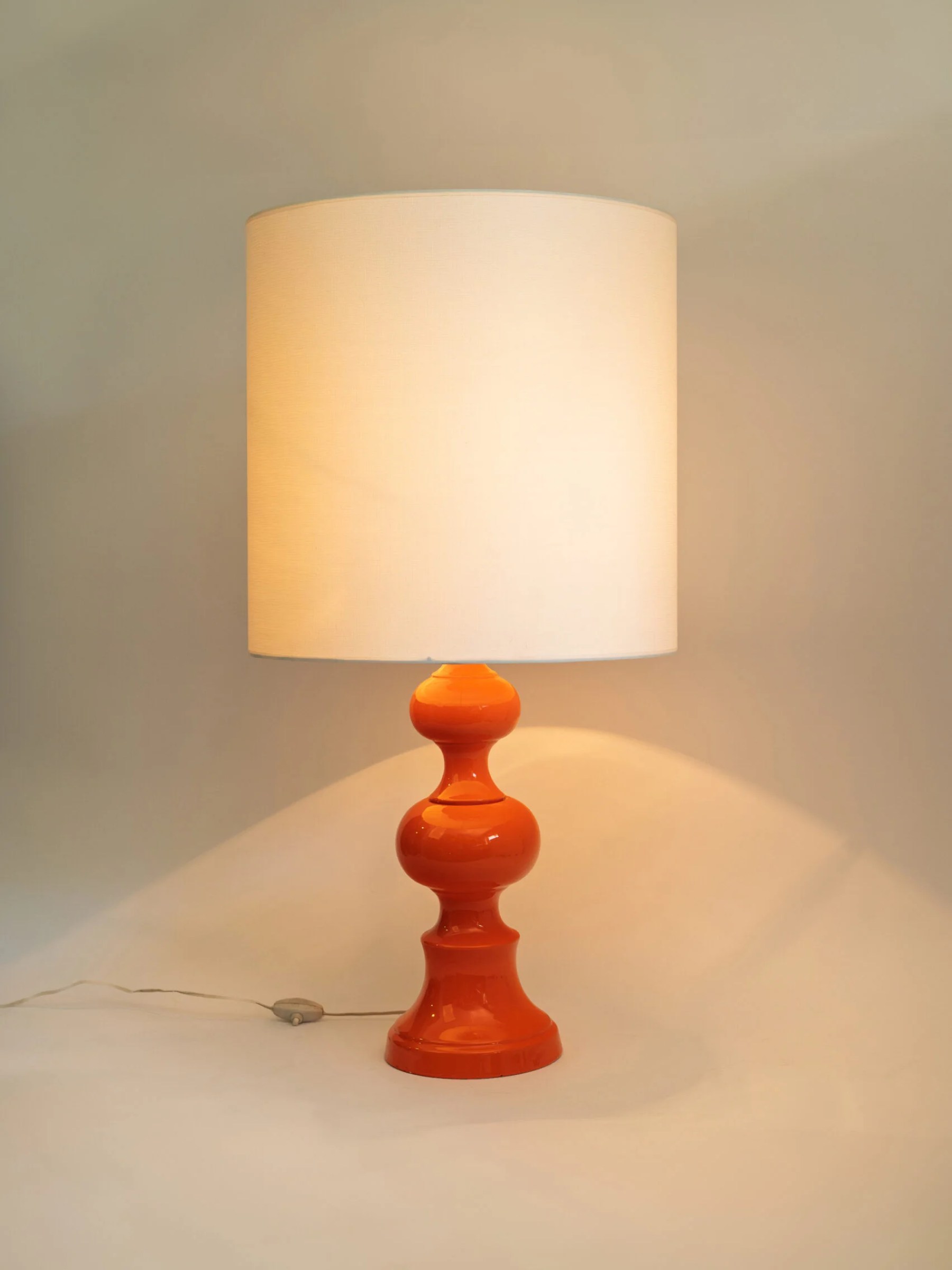 1970s MCM groovy orange ceramic table lamp