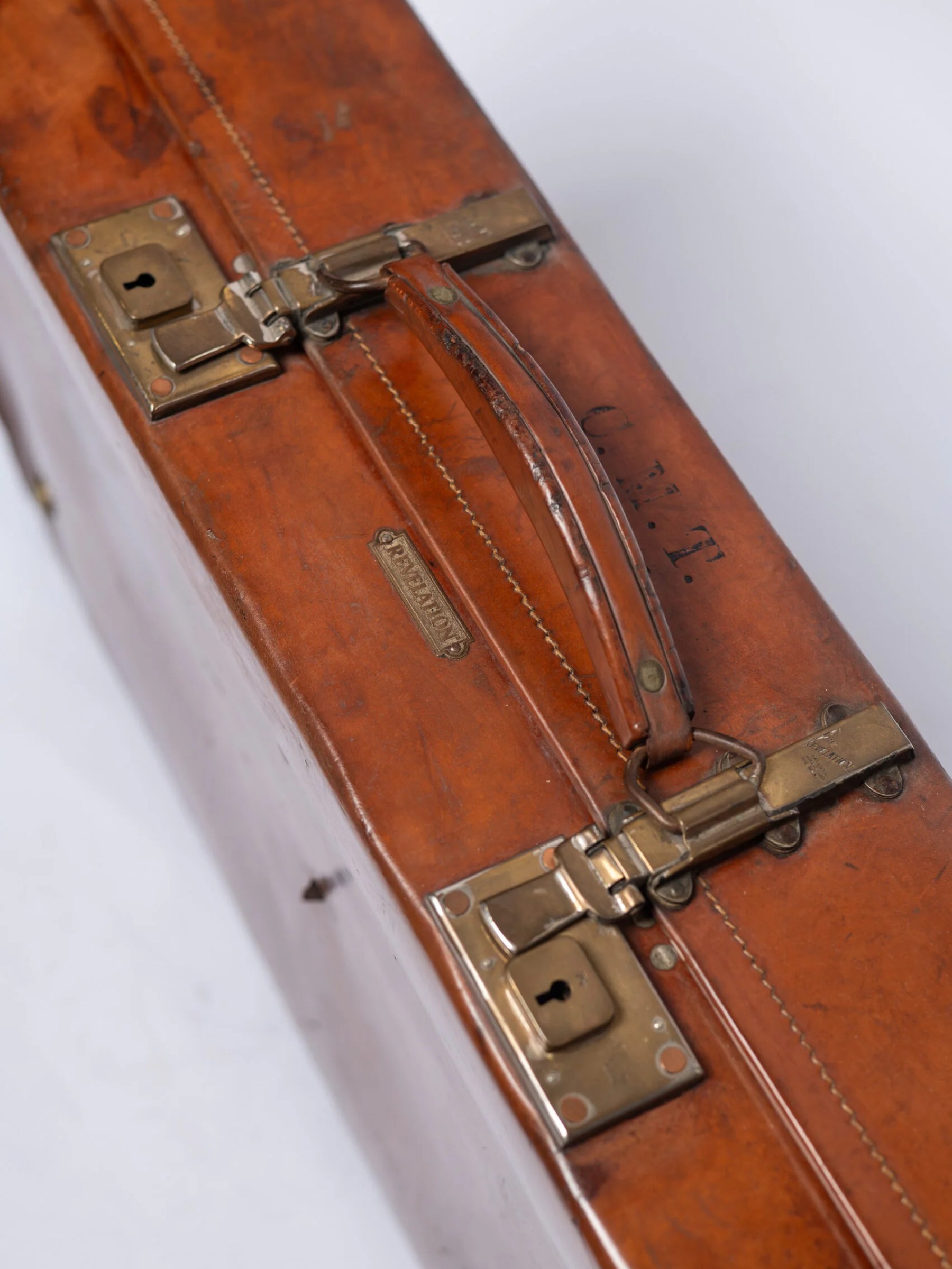 1930s ‘Revelation’ extendable leather suitcase