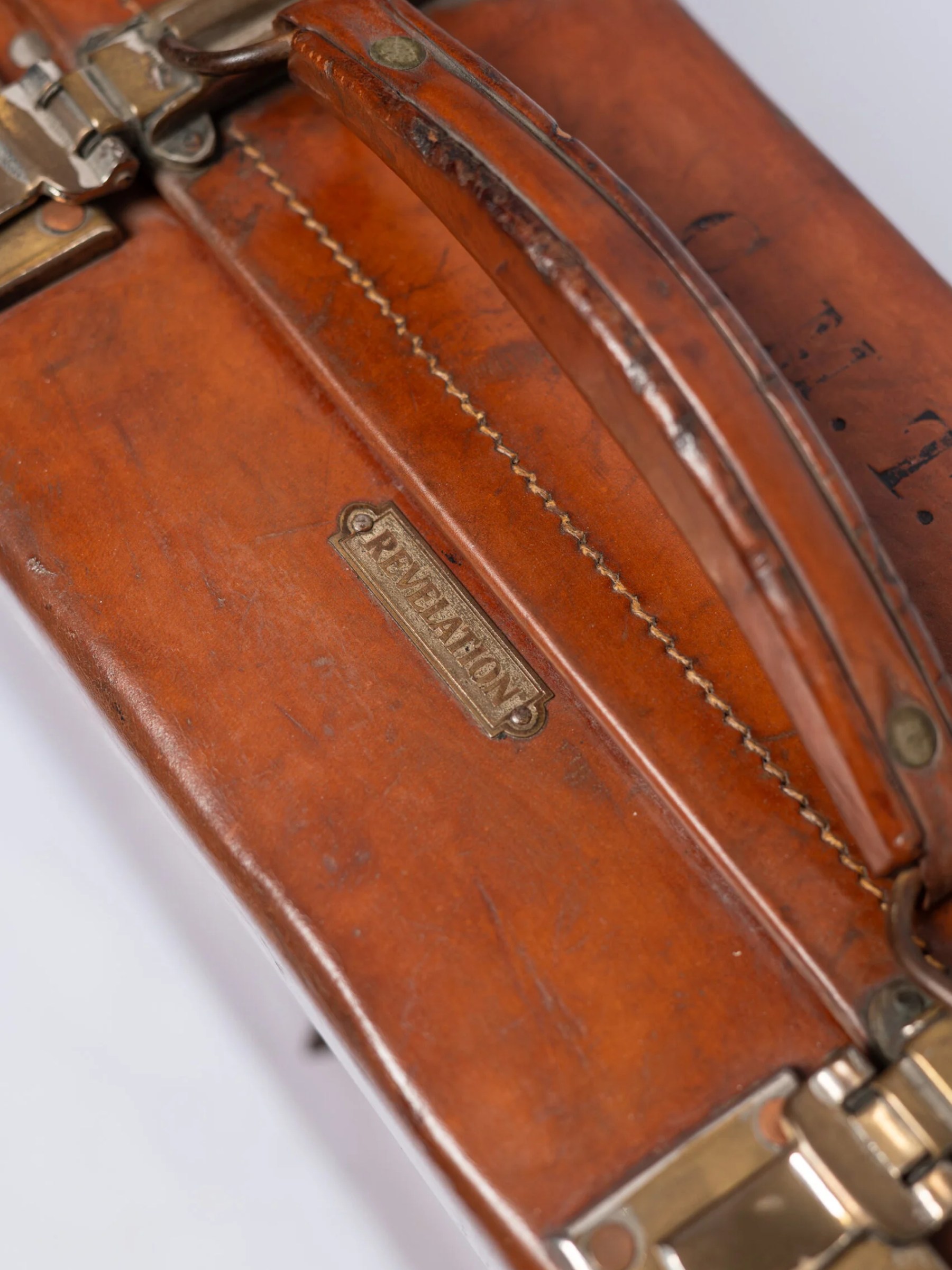 1930s ‘Revelation’ extendable leather suitcase