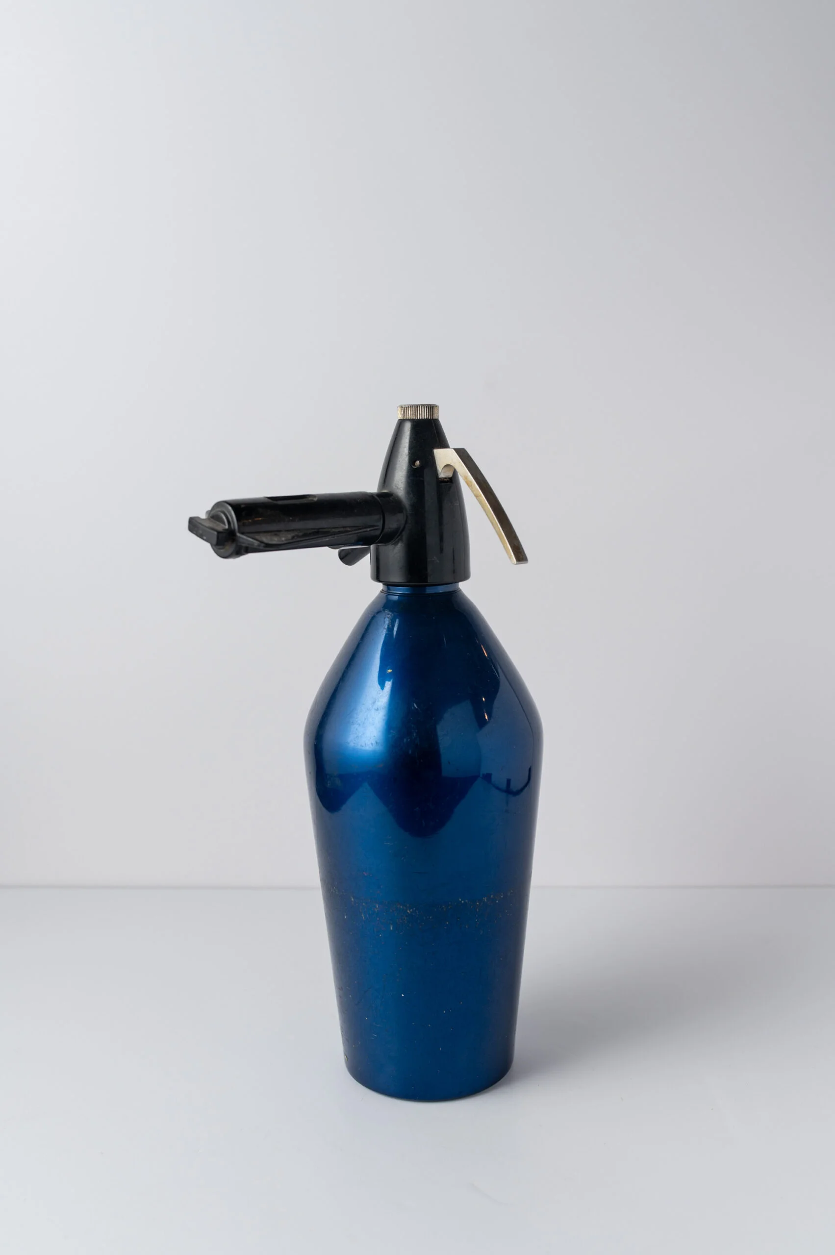 1970s blue soda syphon