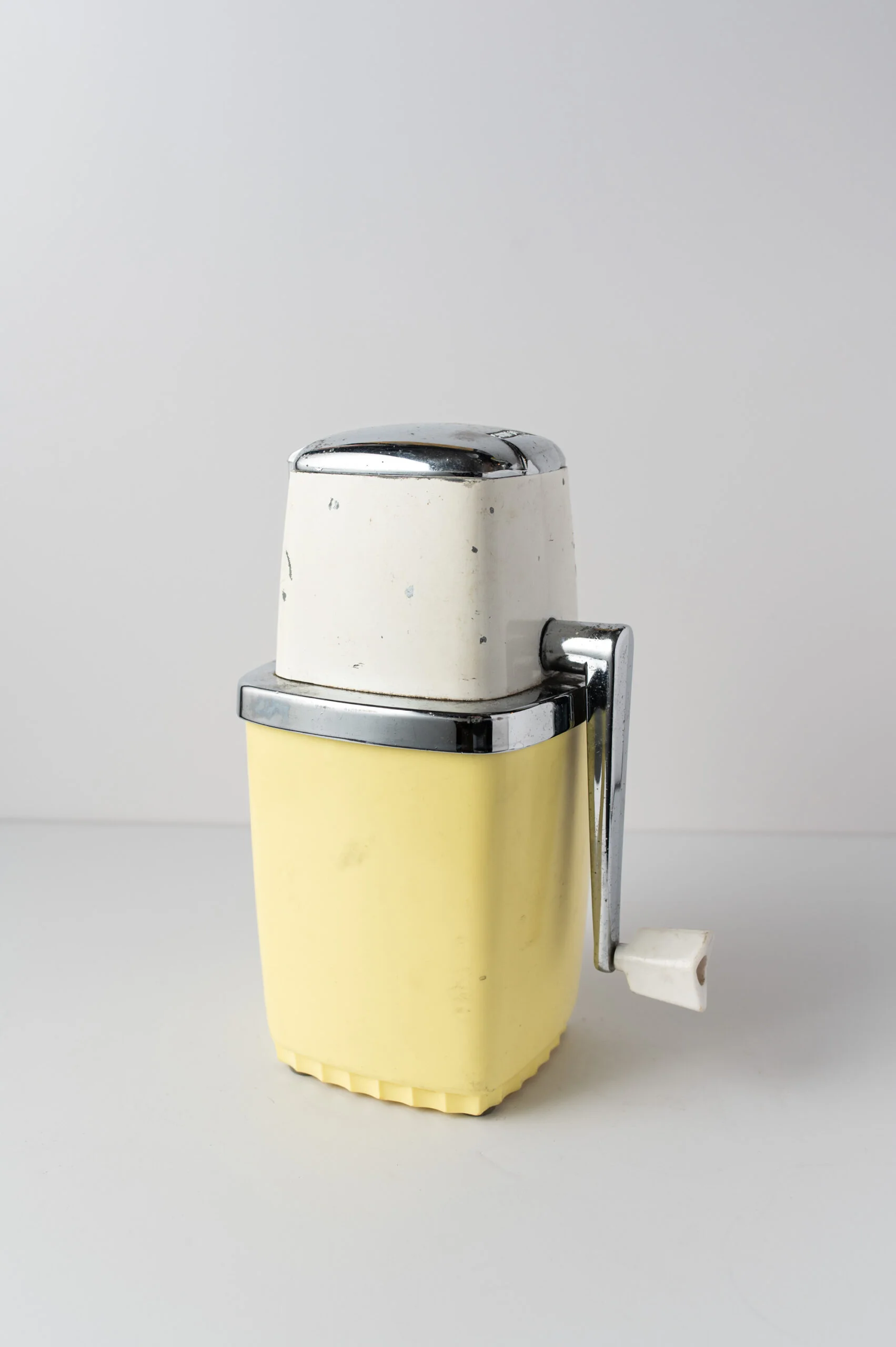 1950s yellow/white ‘Ice-O-Mat’ ice crusher