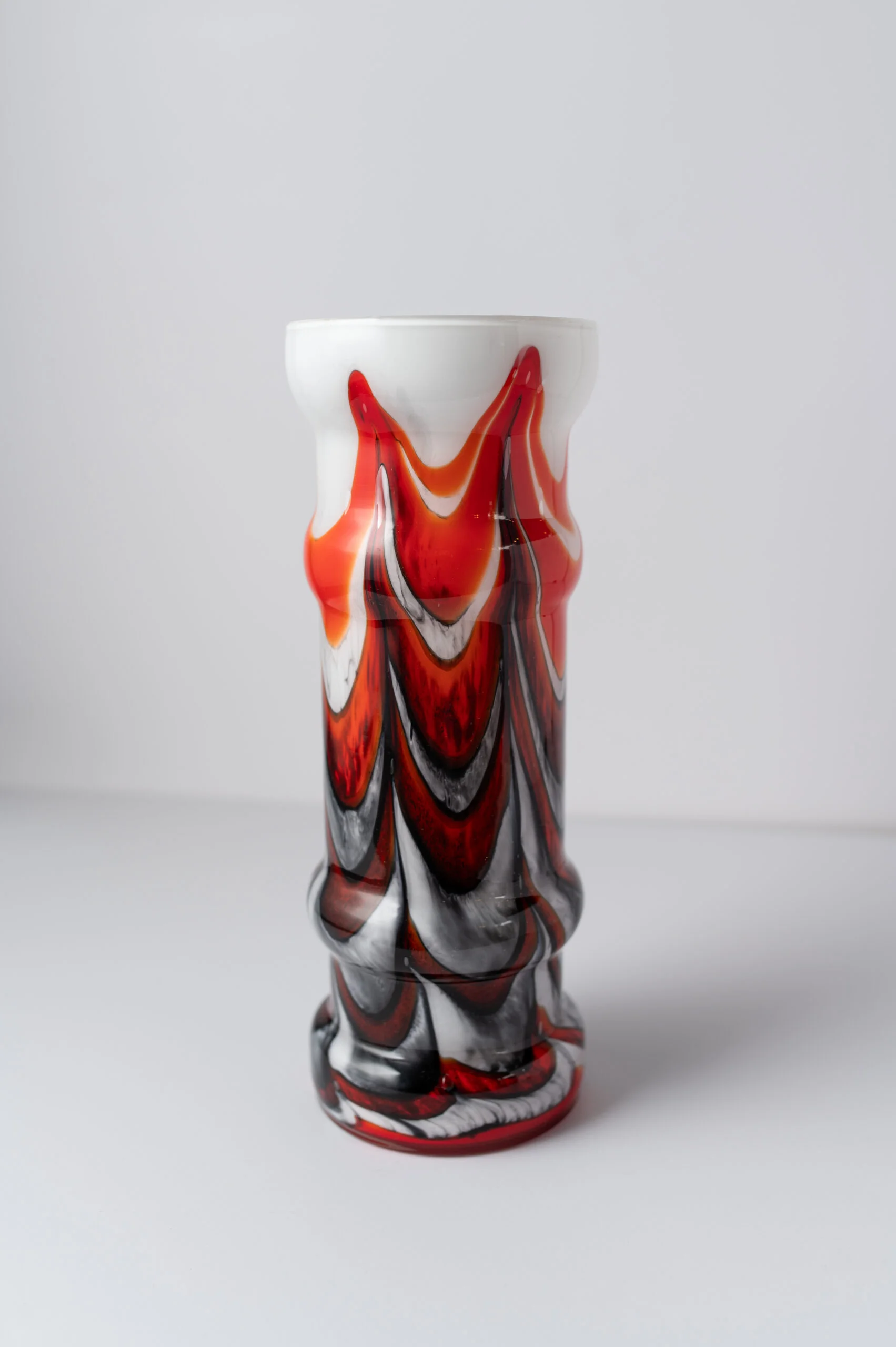 1960s Carlo Moretti hand blown art vase