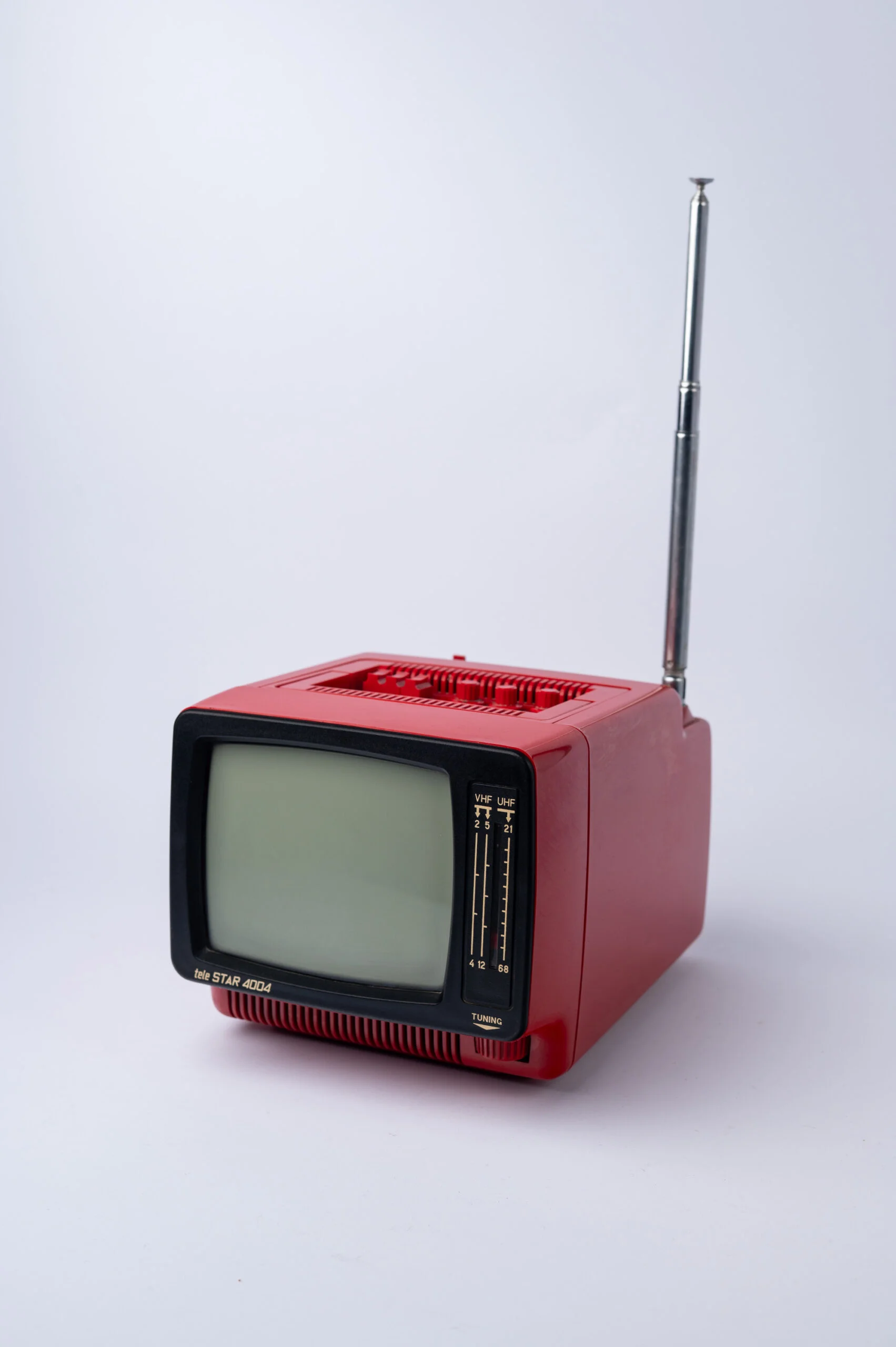 1987 ‘Tele Star 4004’ red portable tv