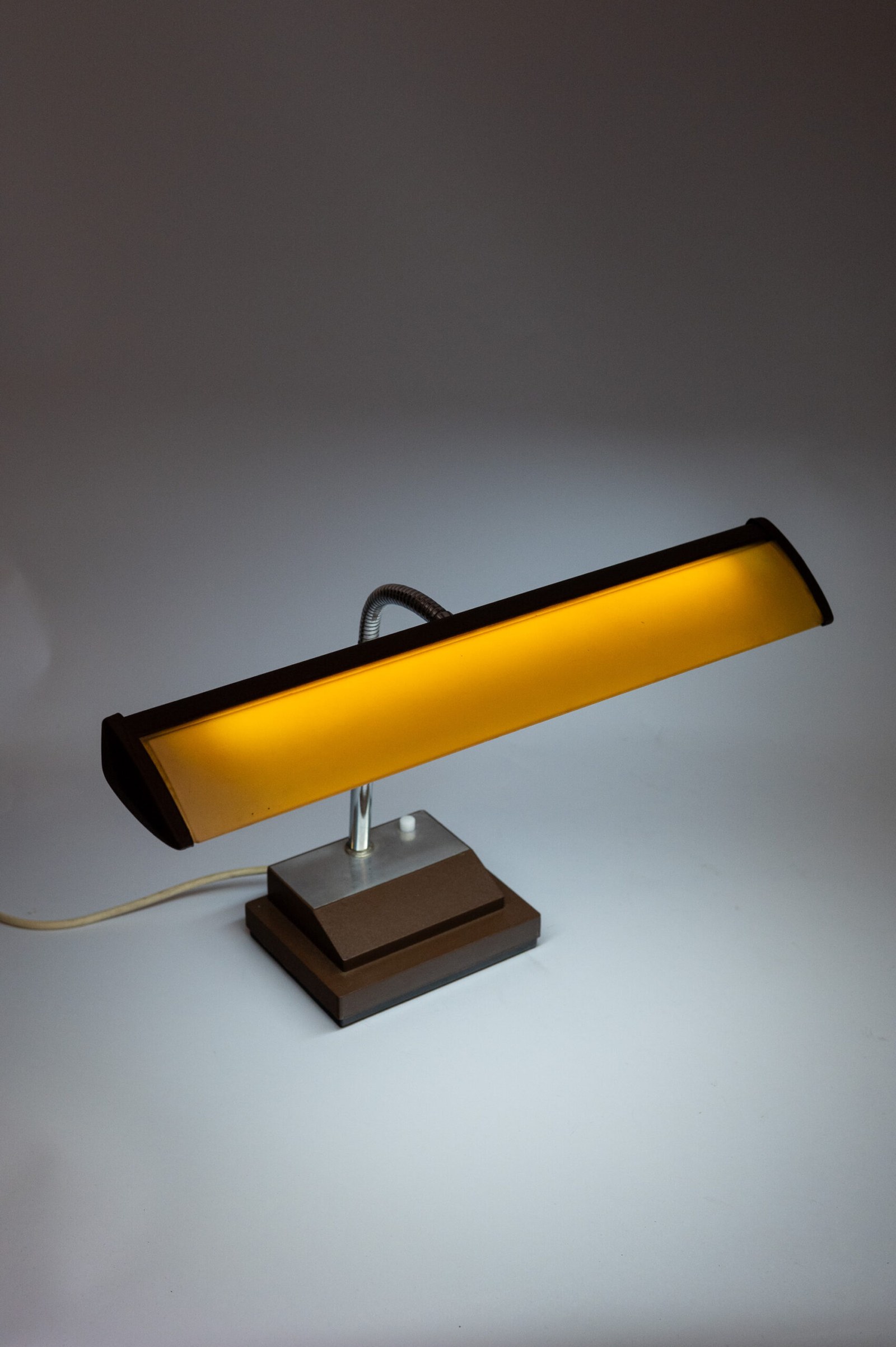 1960s space age MCM gooseneck desk-banker’s lamp