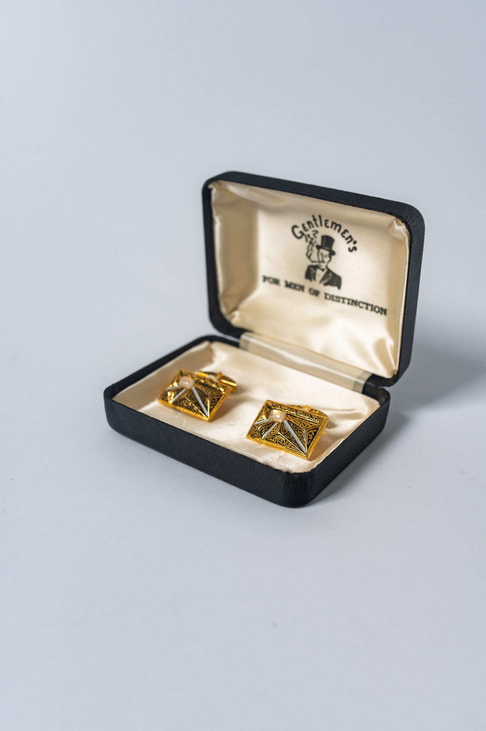 1960s Mid-Century Modern men’s cufflinks in original box