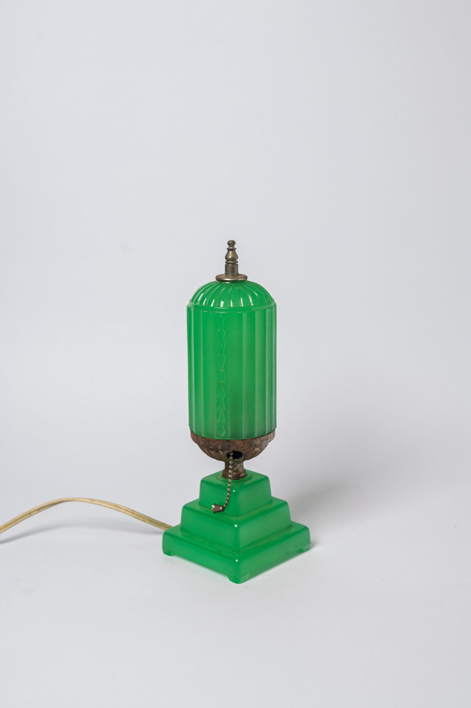 1930s Art Deco ‘Houzex Glass Co.’ skyscraper design jadeite glass boudoir lamp