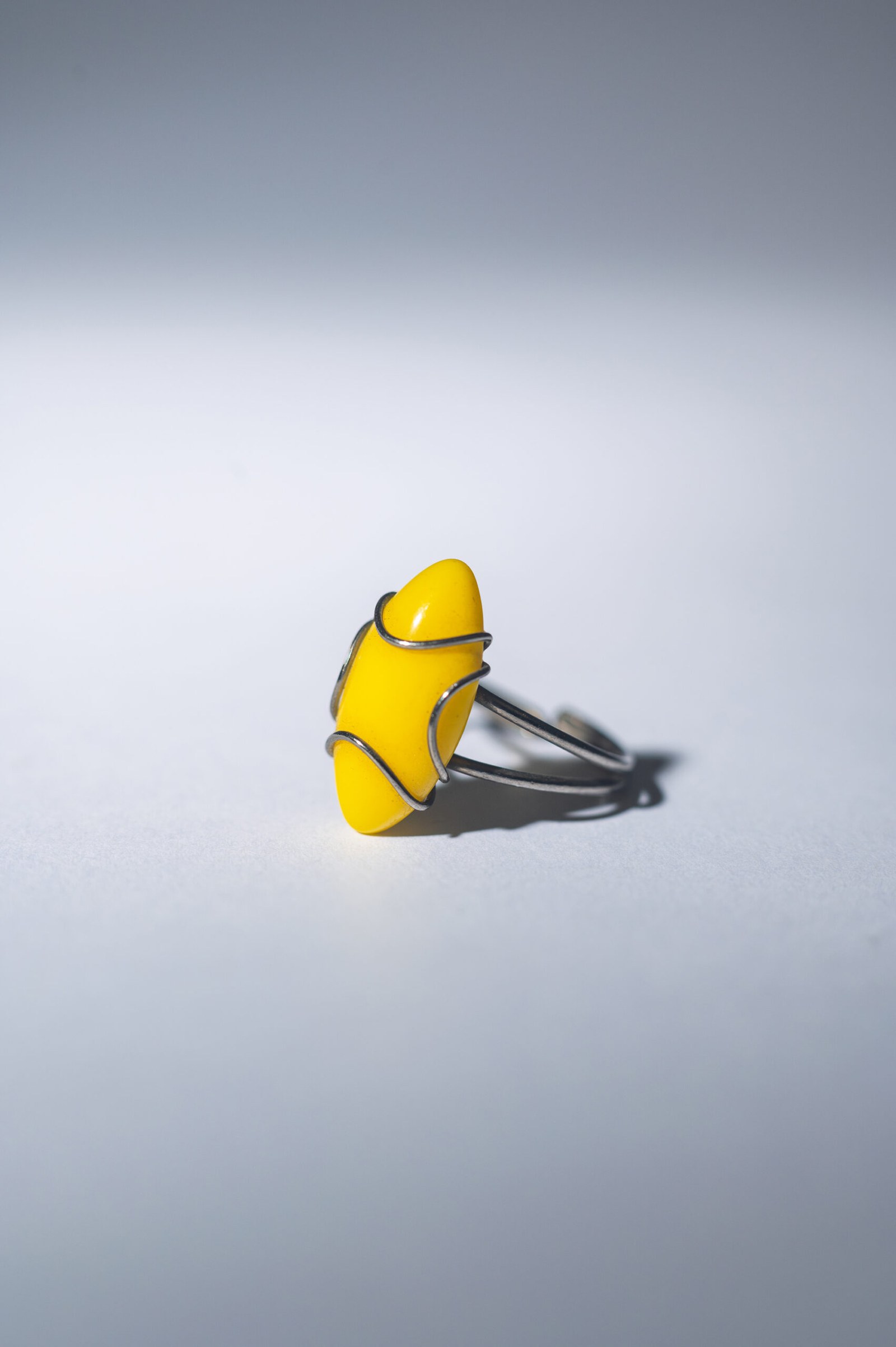 1960s MCM modernist yellow stone adjustable ring