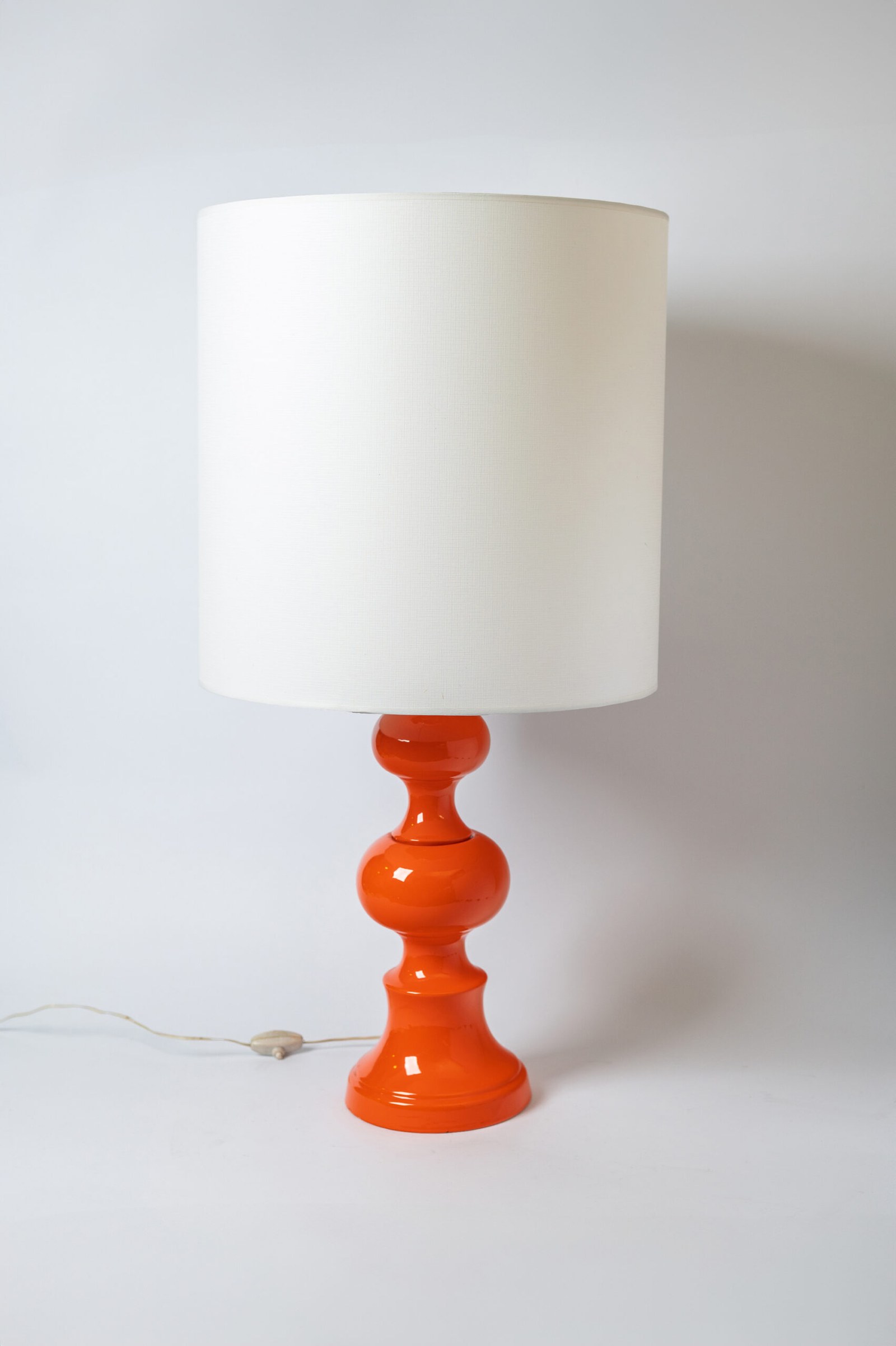 1970s MCM groovy orange ceramic table lamp