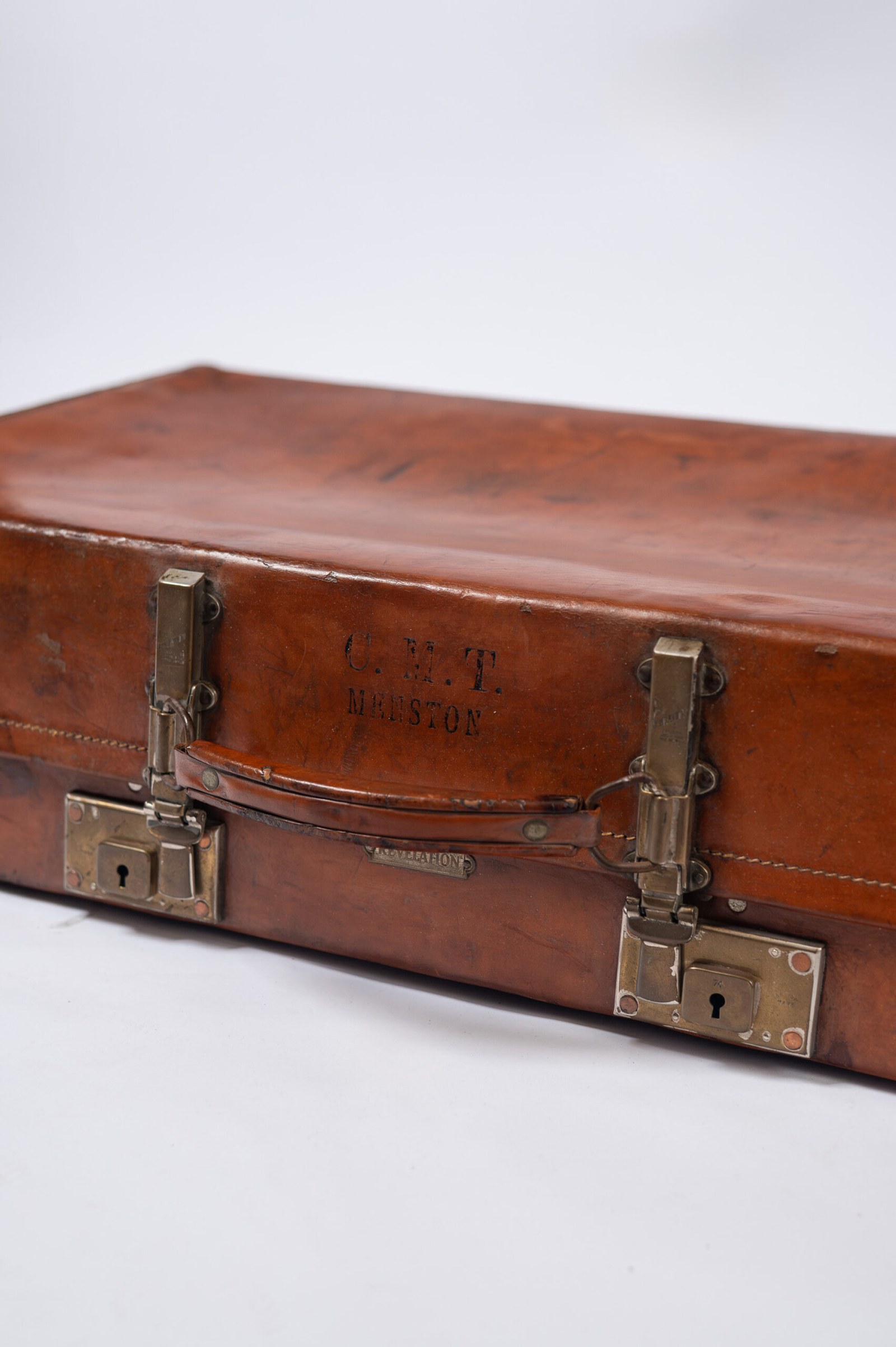 1930s ‘Revelation’ extendable leather suitcase